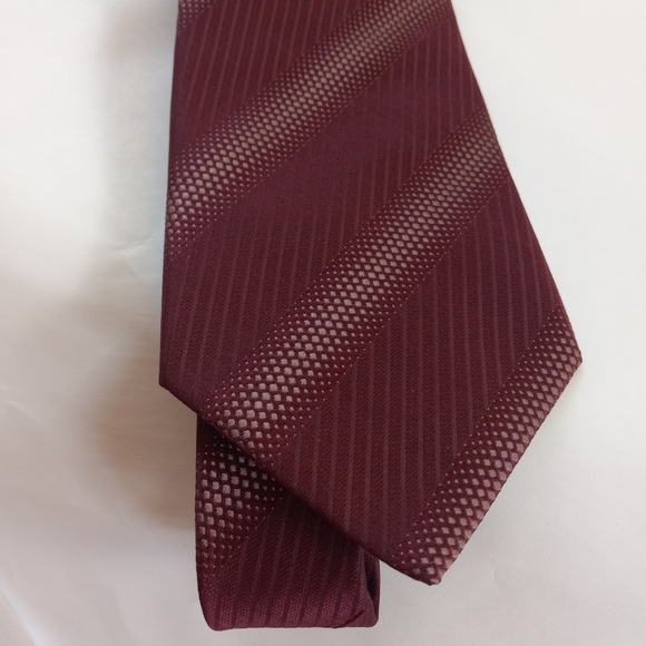 Recent Gucci mens stripe silk tie - Picture 12 of 12
